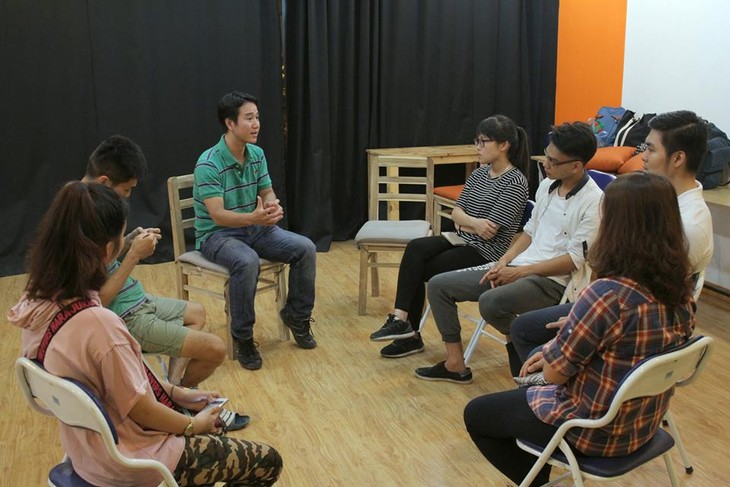 Hanoians attracted to improvisation comedy - ảnh 4